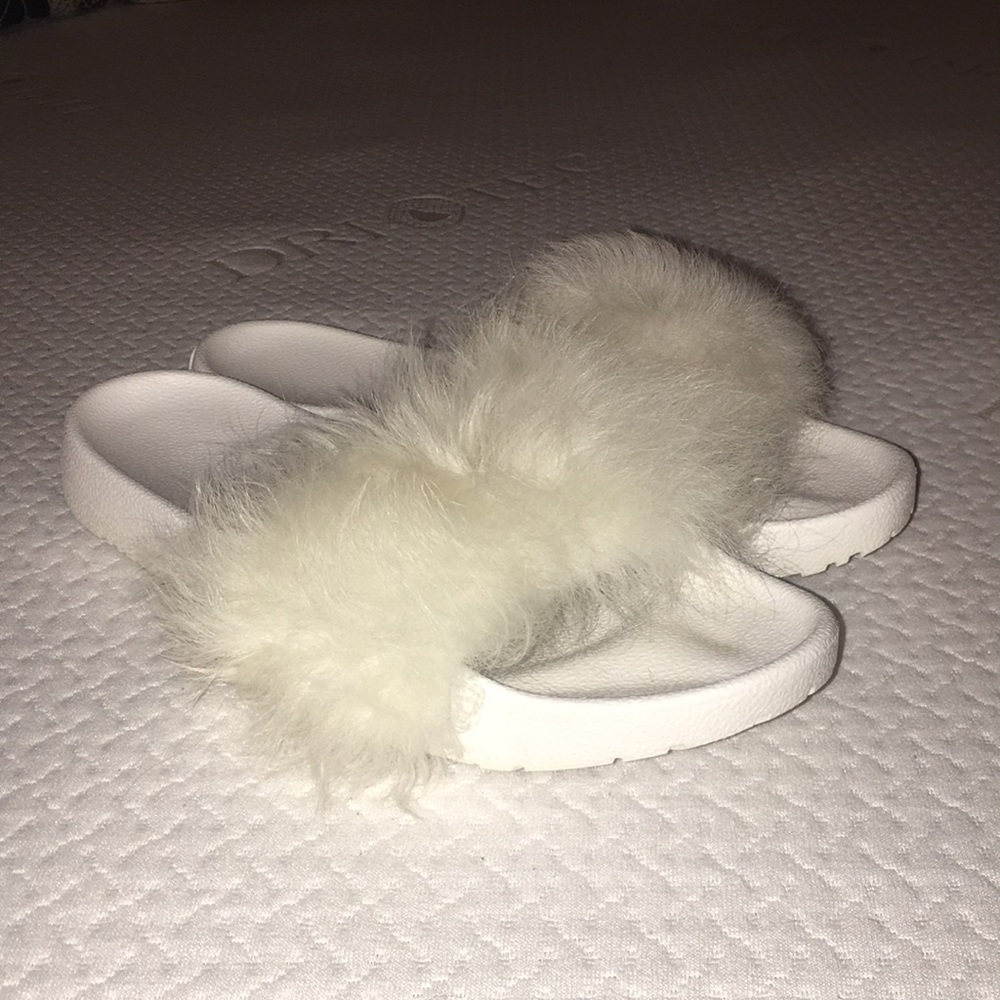 Women’s UGG Fuzzy Slippers